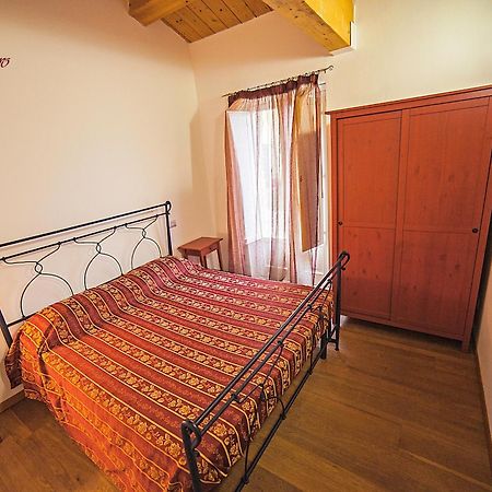 Il Ristoro Del Viandante Hotell Offagna Rum bild
