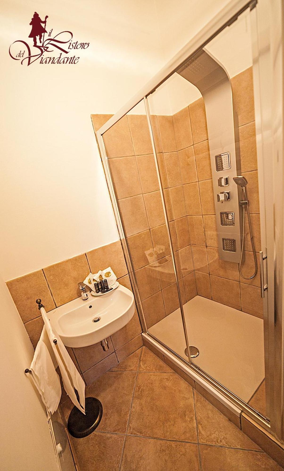 Il Ristoro Del Viandante Hotell Offagna Rum bild