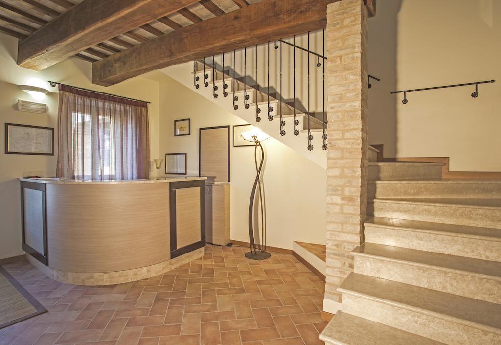 Il Ristoro Del Viandante Hotell Offagna Exteriör bild