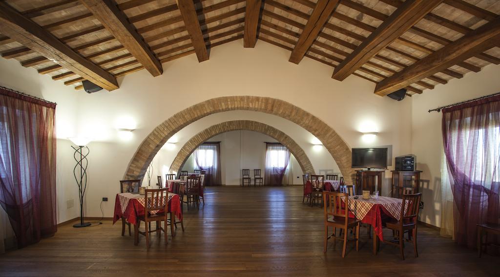 Il Ristoro Del Viandante Hotell Offagna Exteriör bild