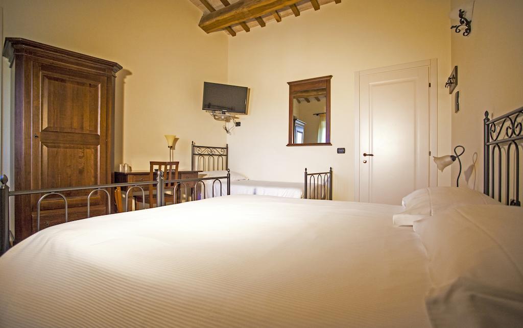 Il Ristoro Del Viandante Hotell Offagna Rum bild