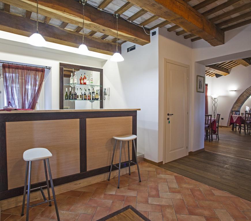 Il Ristoro Del Viandante Hotell Offagna Exteriör bild