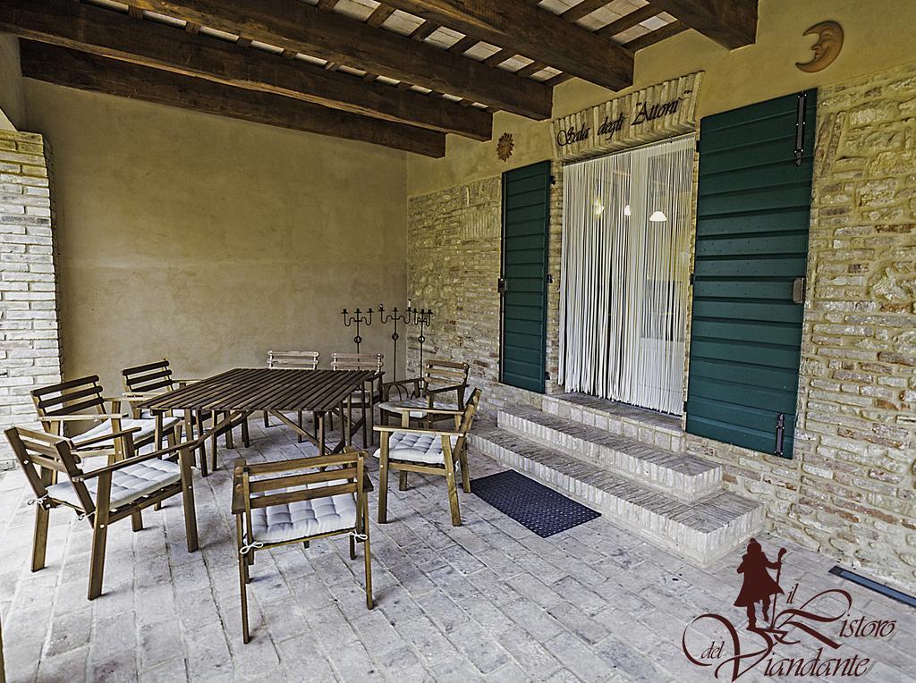 Il Ristoro Del Viandante Hotell Offagna Exteriör bild