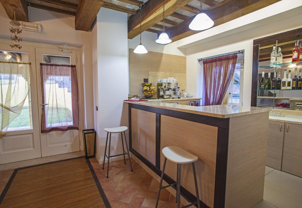 Il Ristoro Del Viandante Hotell Offagna Exteriör bild
