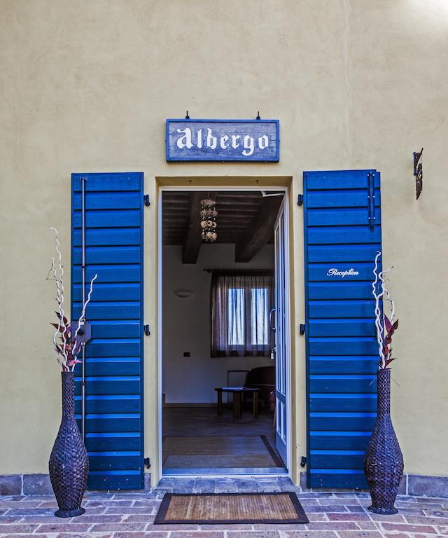 Il Ristoro Del Viandante Hotell Offagna Exteriör bild