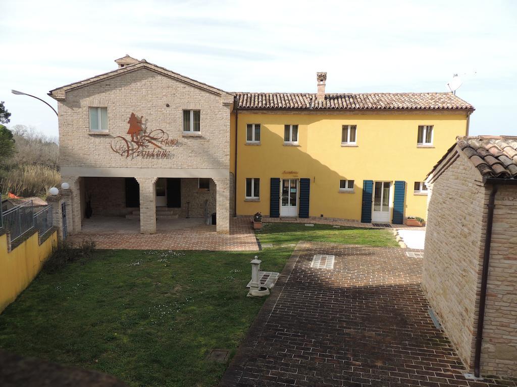 Il Ristoro Del Viandante Hotell Offagna Exteriör bild