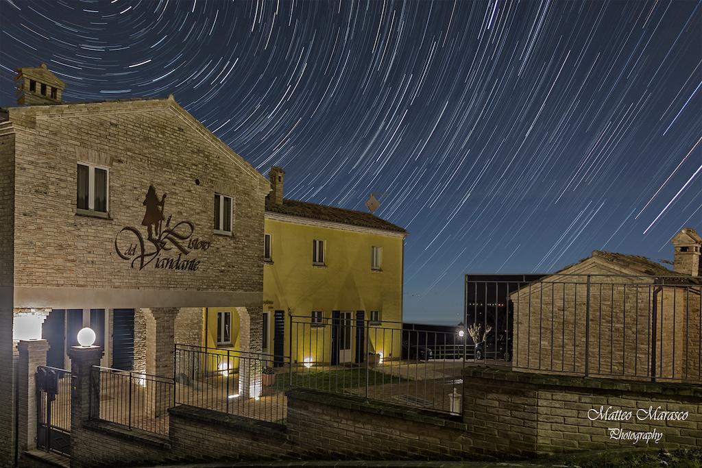 Il Ristoro Del Viandante Hotell Offagna Exteriör bild