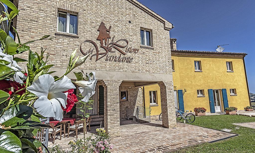 Il Ristoro Del Viandante Hotell Offagna Exteriör bild